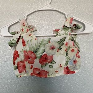 Pretty Little Thing Floral crop top